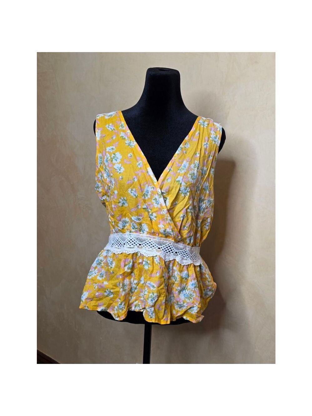 NWT Rachel Zoe Yellow Floral Sleeveless Top Large Tie-back Hidden Zipper Closure